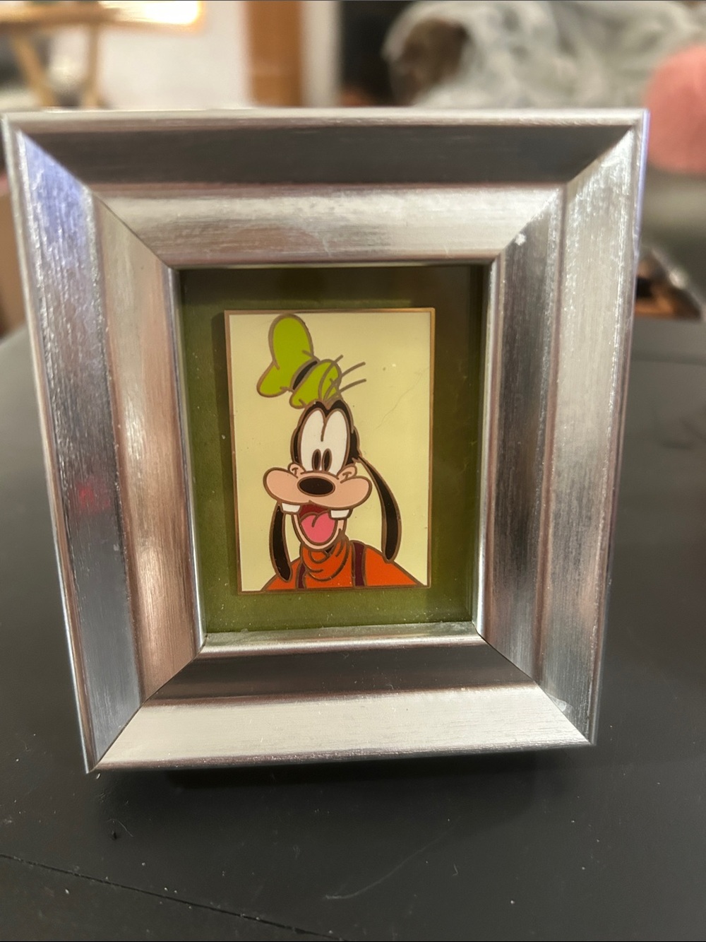 Disney framed Goofy pin 2006